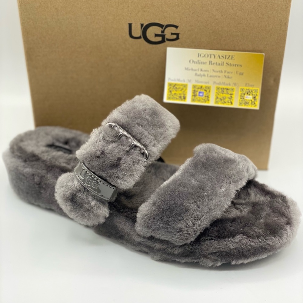 UGG FUZZ YEAH SLIDE SANDAL (9) GRAY LIGHTLY WORN